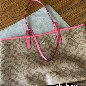 Large reversible coach bag